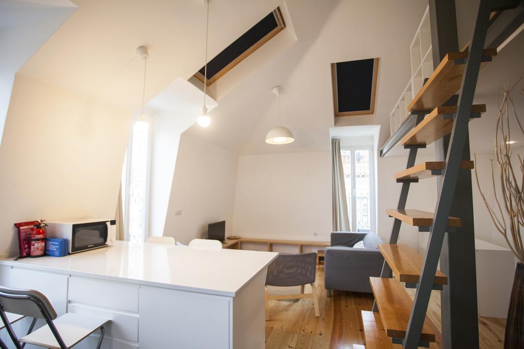 Lejlighed Mezzanine With A View In Bairro Alto Lisboa
