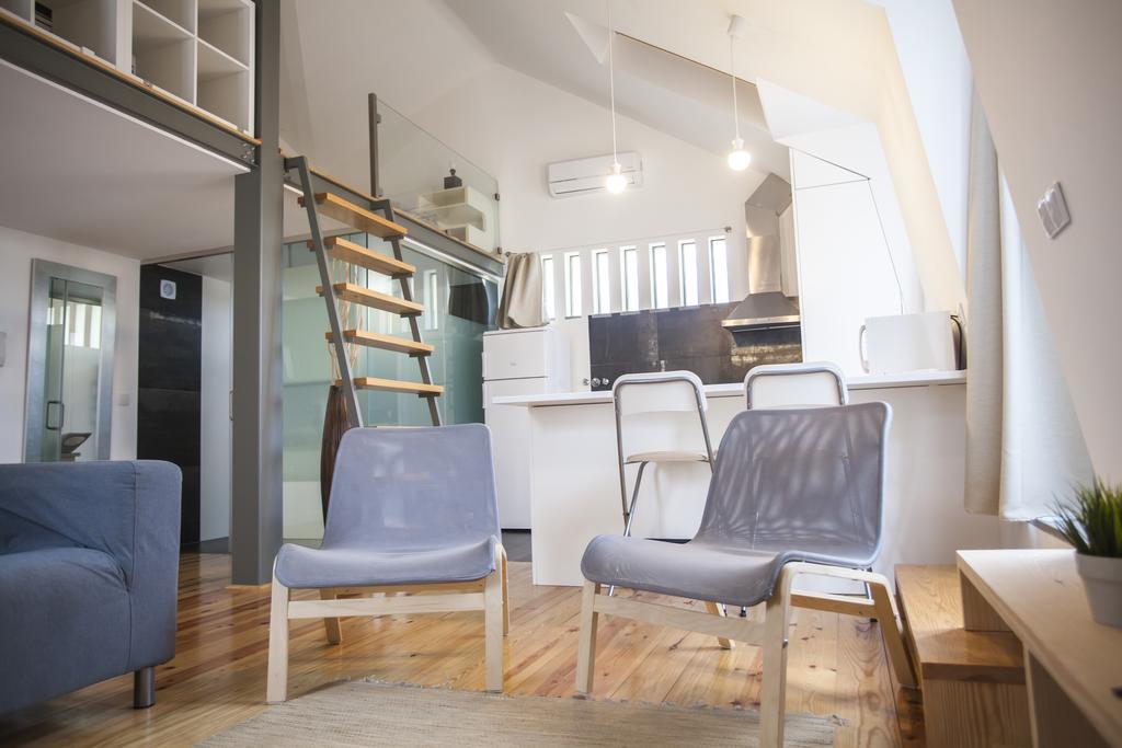 Lejlighed Mezzanine With A View In Bairro Alto Lisboa
