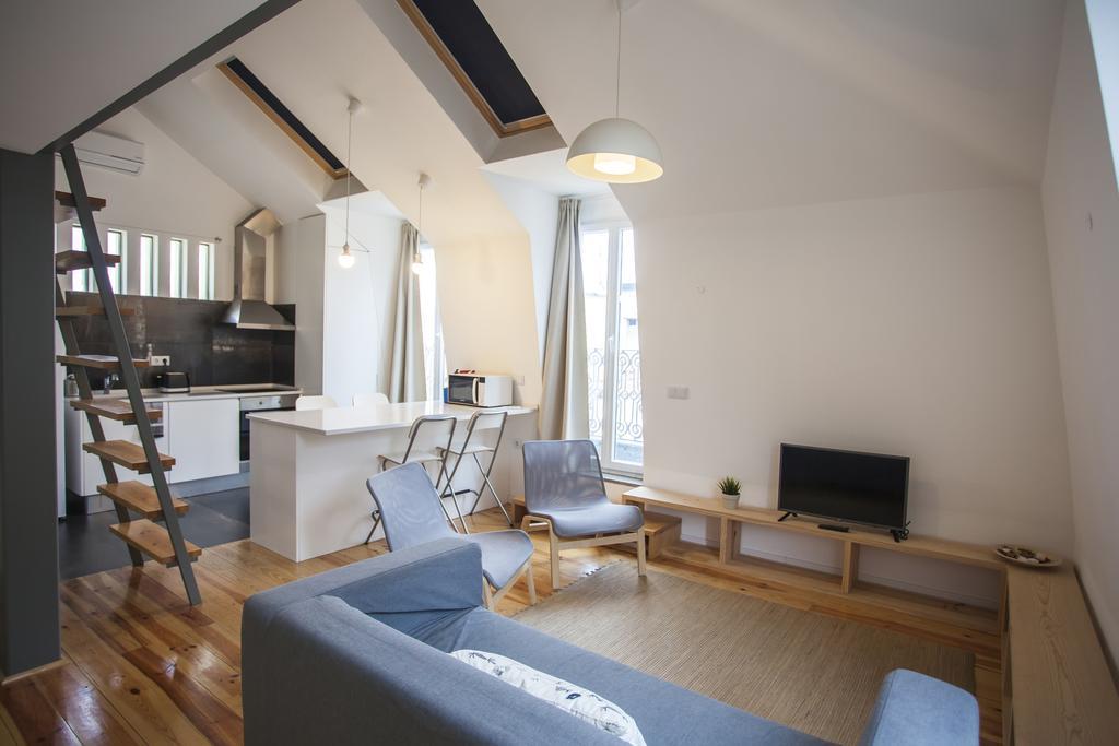 Lejlighed Mezzanine With A View In Bairro Alto *
